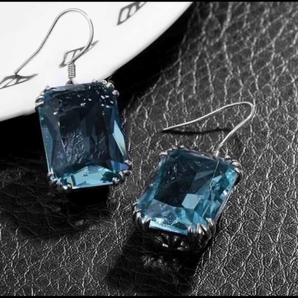 Aquamarine Vintage Heirloom Setting SS Earrings - Picture 3 of 3