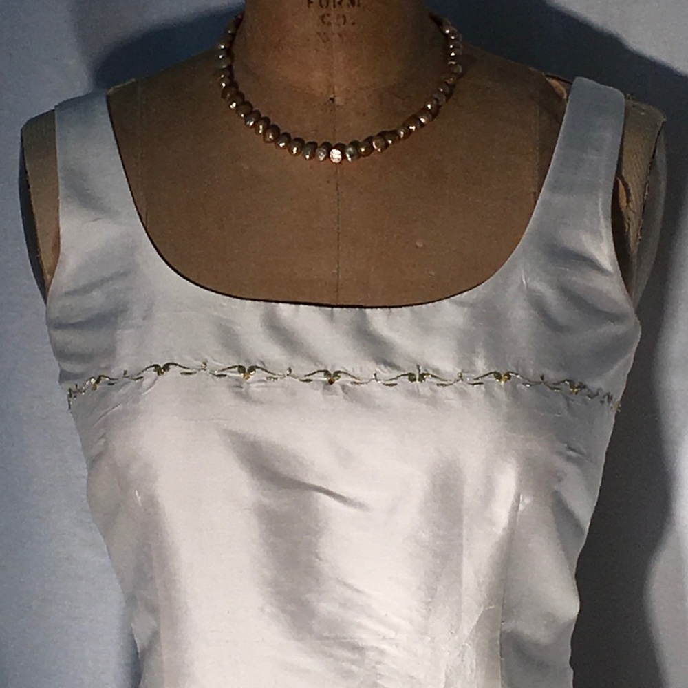 Ann Taylor white shantung sheath midi-gold details - Picture 2 of 8