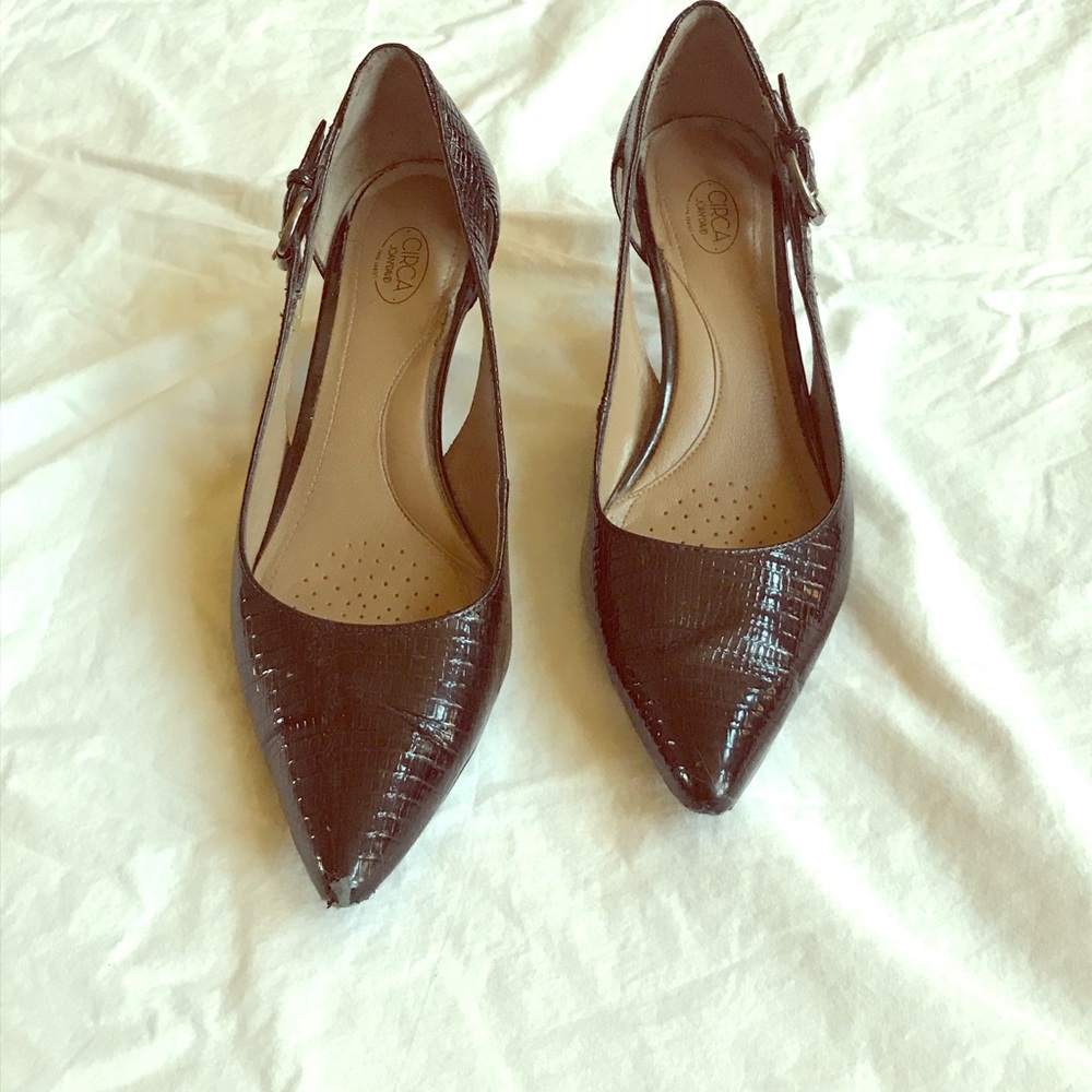 Circa Joan & David luxe series pump