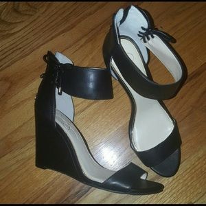 Jessica Simpson heels