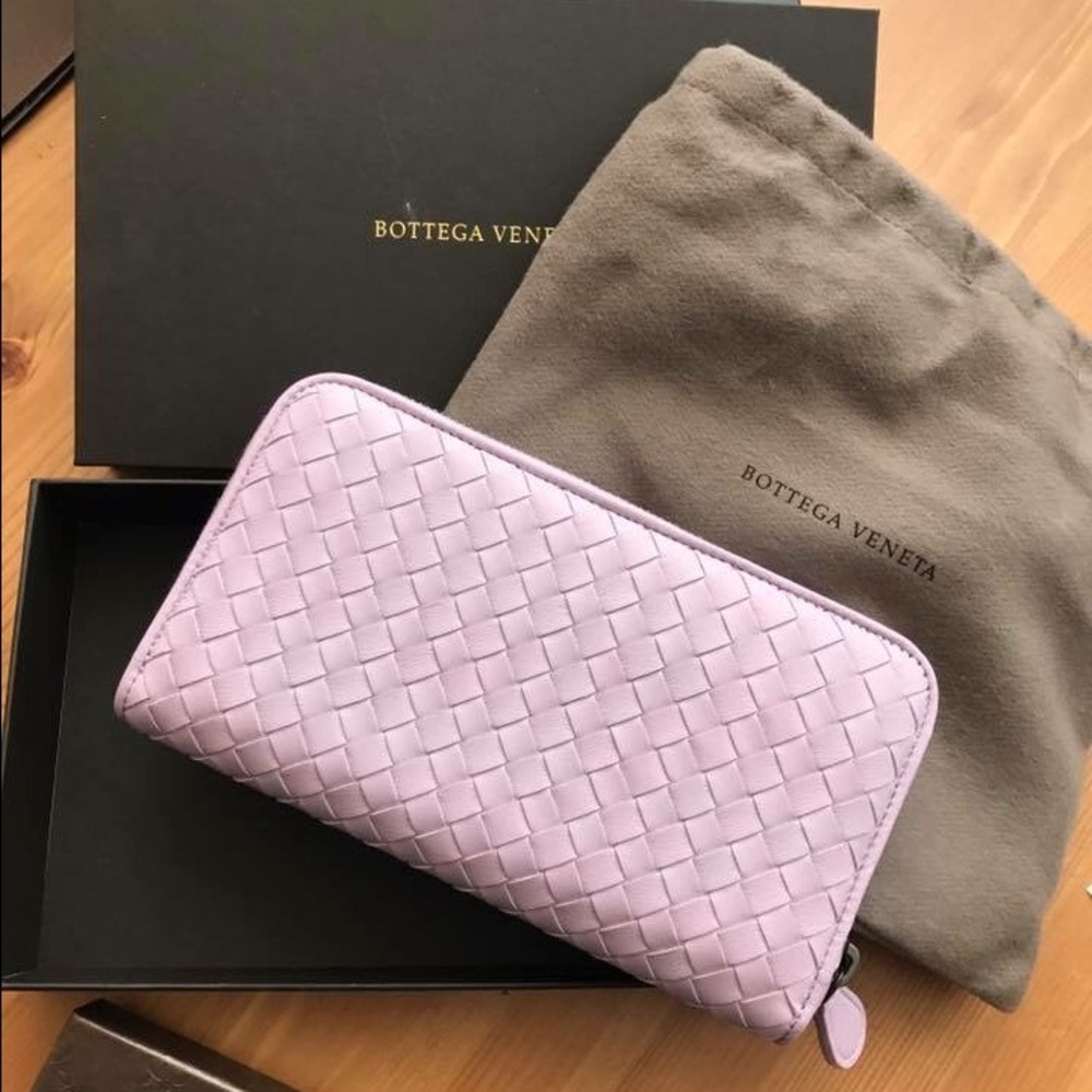 ✔️SOLD✔️💯authentic BV wallet