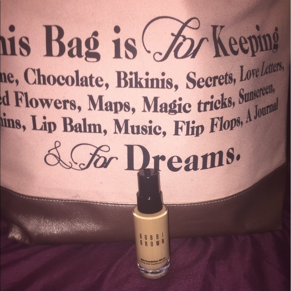 Bobbi Brown Foundation