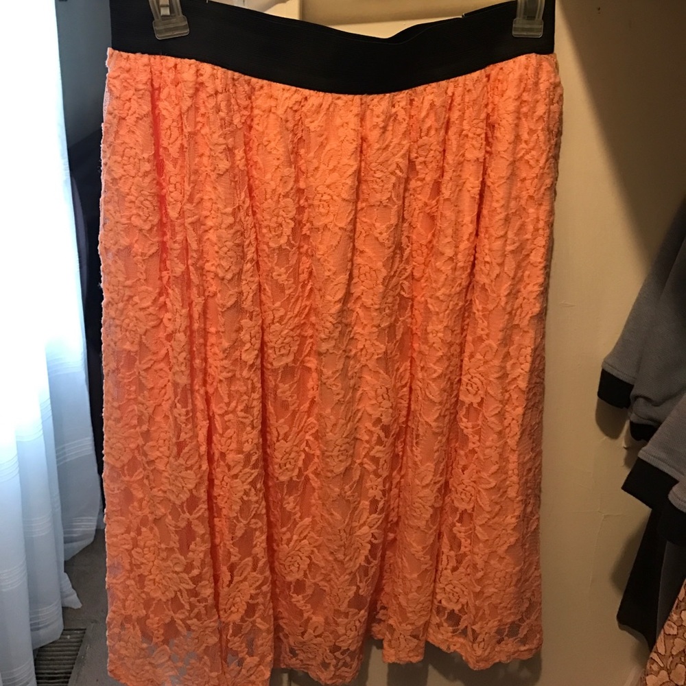 Lace skirt