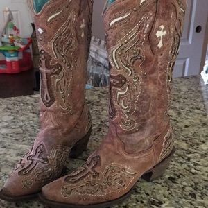 Corral boots