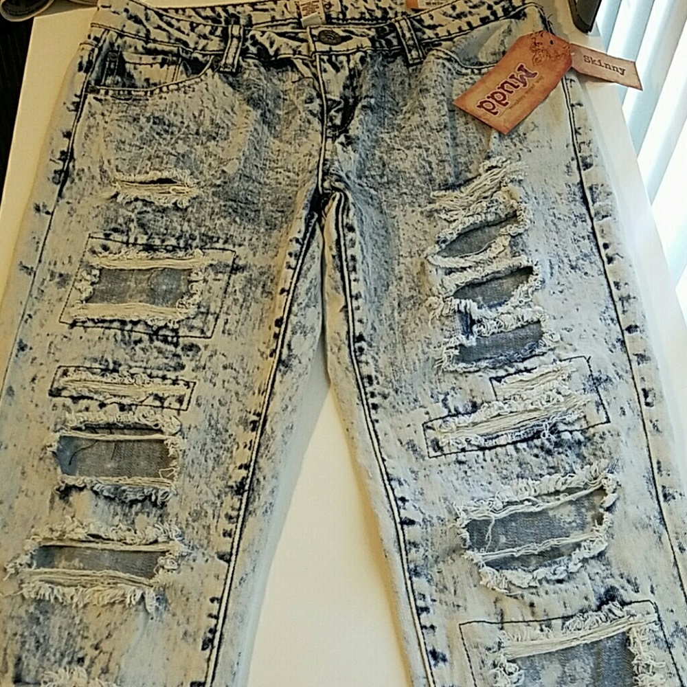 MUDD SKINNY RIPPED DISTRESSED ACID WASH JEANS