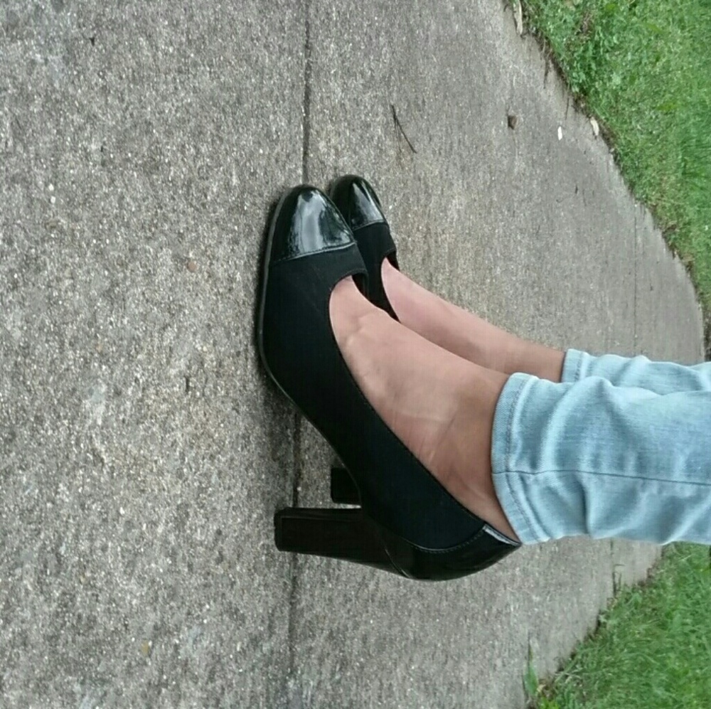 Black patent leather tip heels