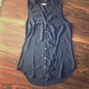 Feminine sleeveless blouse