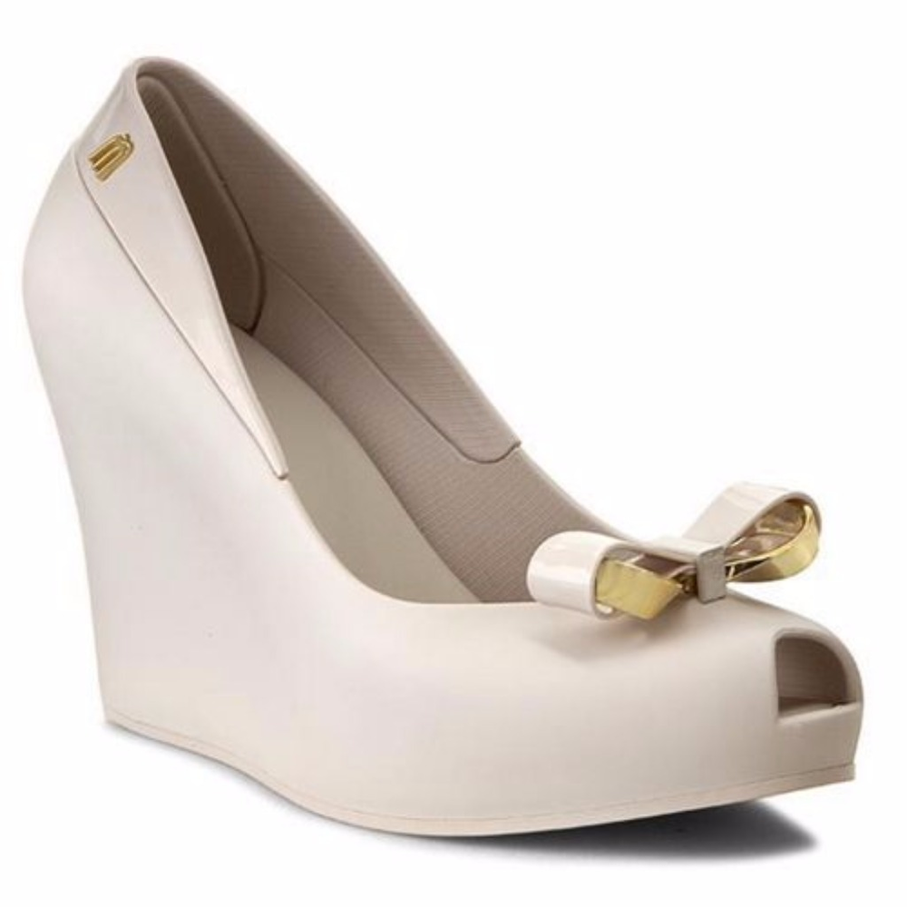 MELISSA Queen Ivory Peep Toe Gold Bow Wedge
