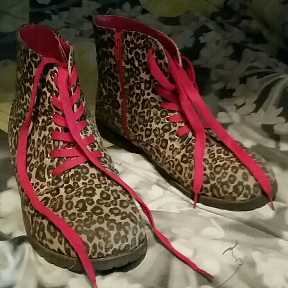 Leopard boots