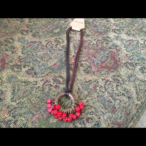 Wooden Necklace - Picture 3 of 6