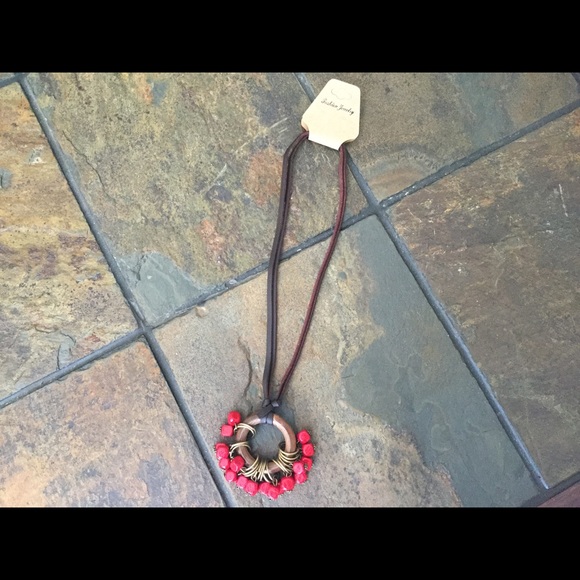 Wooden Necklace - Picture 2 of 6