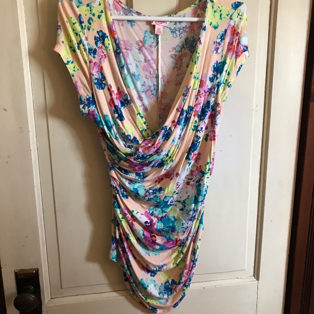 Candie's Floral Top Short Sleeve Twisted Front