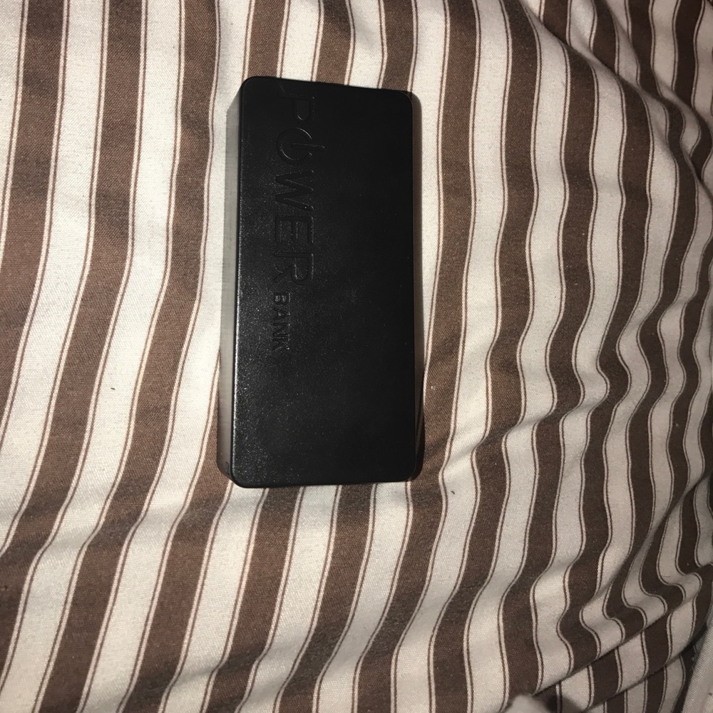 Power bank gently used 4000 mAh