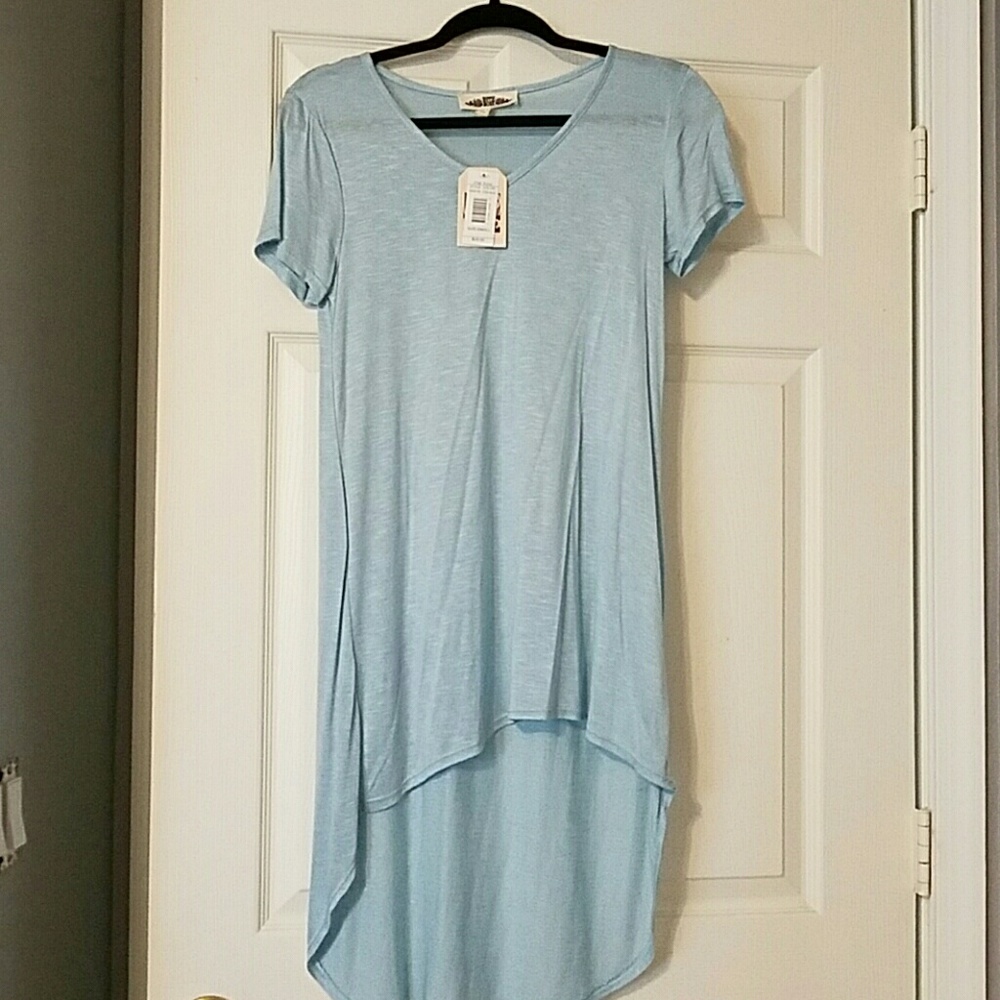 NWT LIGHT BLUE HIGH LOW TOP TUNIC