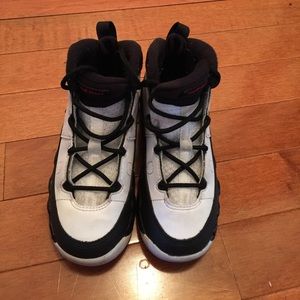 Black and White Jordan's Toddler Boys 10c