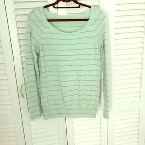Gap sweater