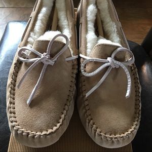 Ugg Slippers. Size 8.  Dakota.