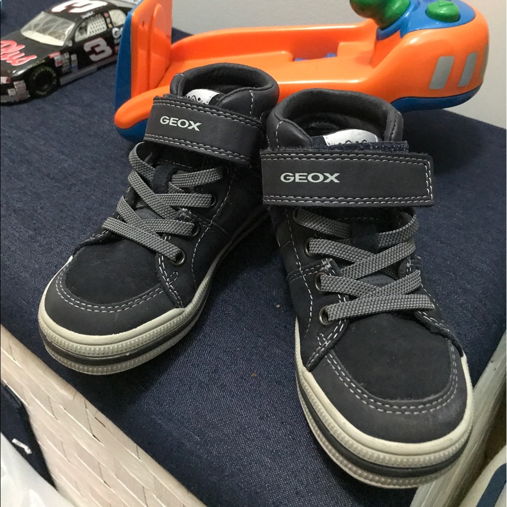 Geox boy's high top shoes Sz. 26