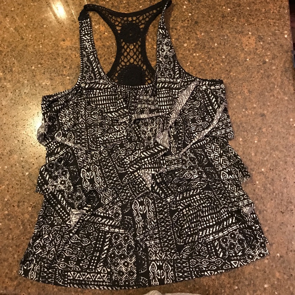 Ruffle Shirt, black/white, super cute, pre-loved