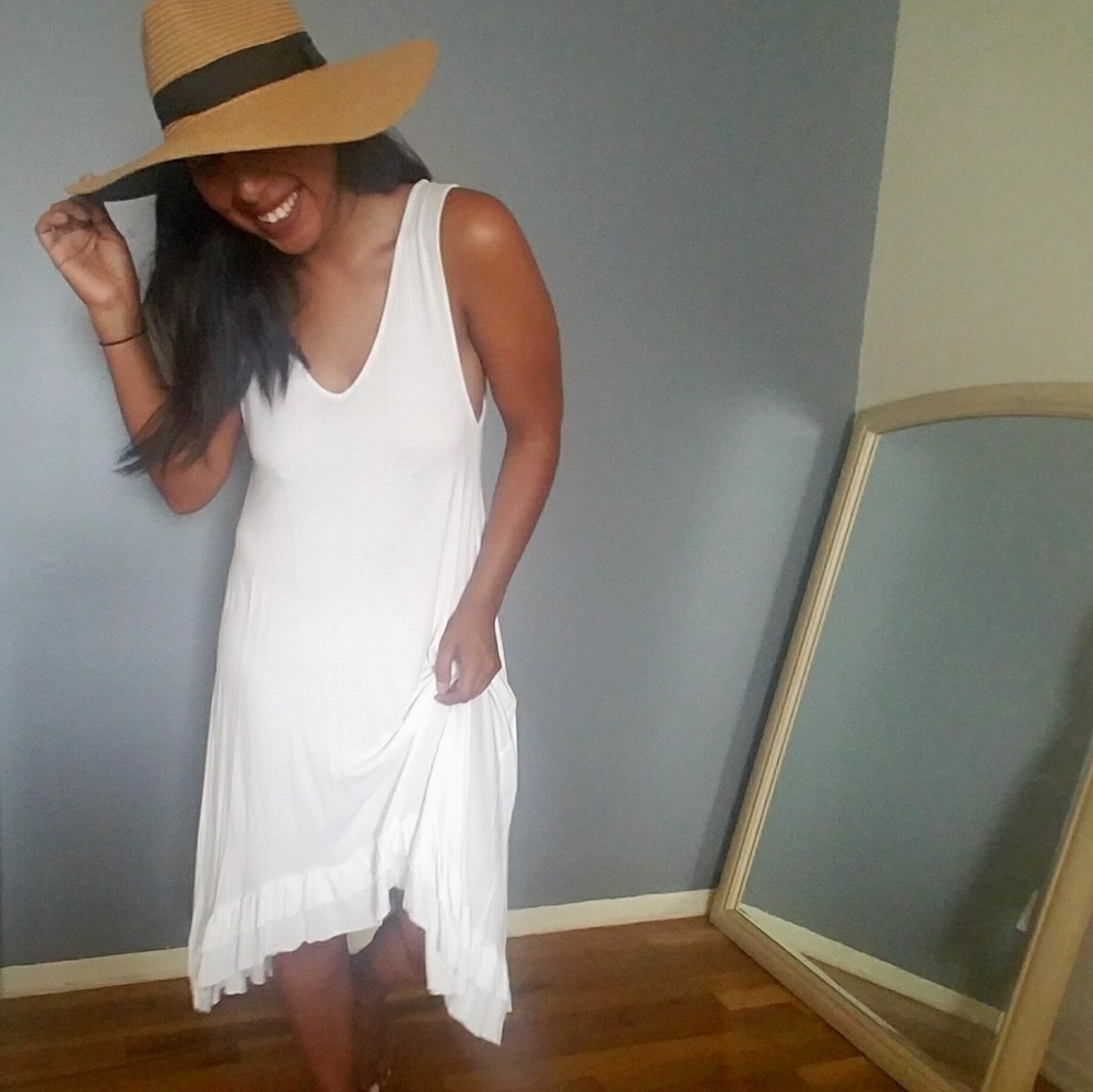 💦LAST ONE💦WHITE RUFFLE HEM MIDI DRESS - Picture 3 of 5