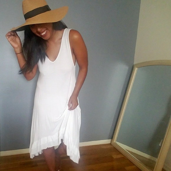 💦LAST ONE💦WHITE RUFFLE HEM MIDI DRESS - Picture 3 of 5