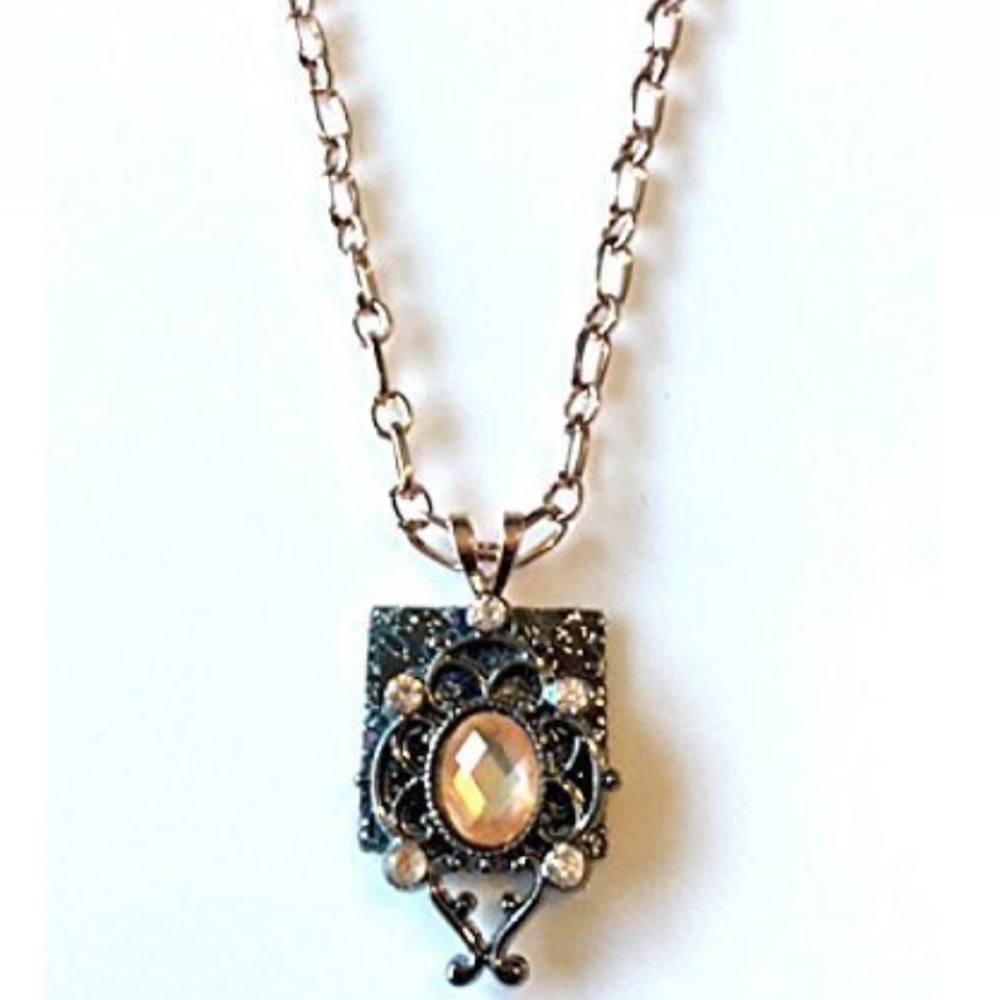 Hand Crafted Victorian Vintage Style Necklace New