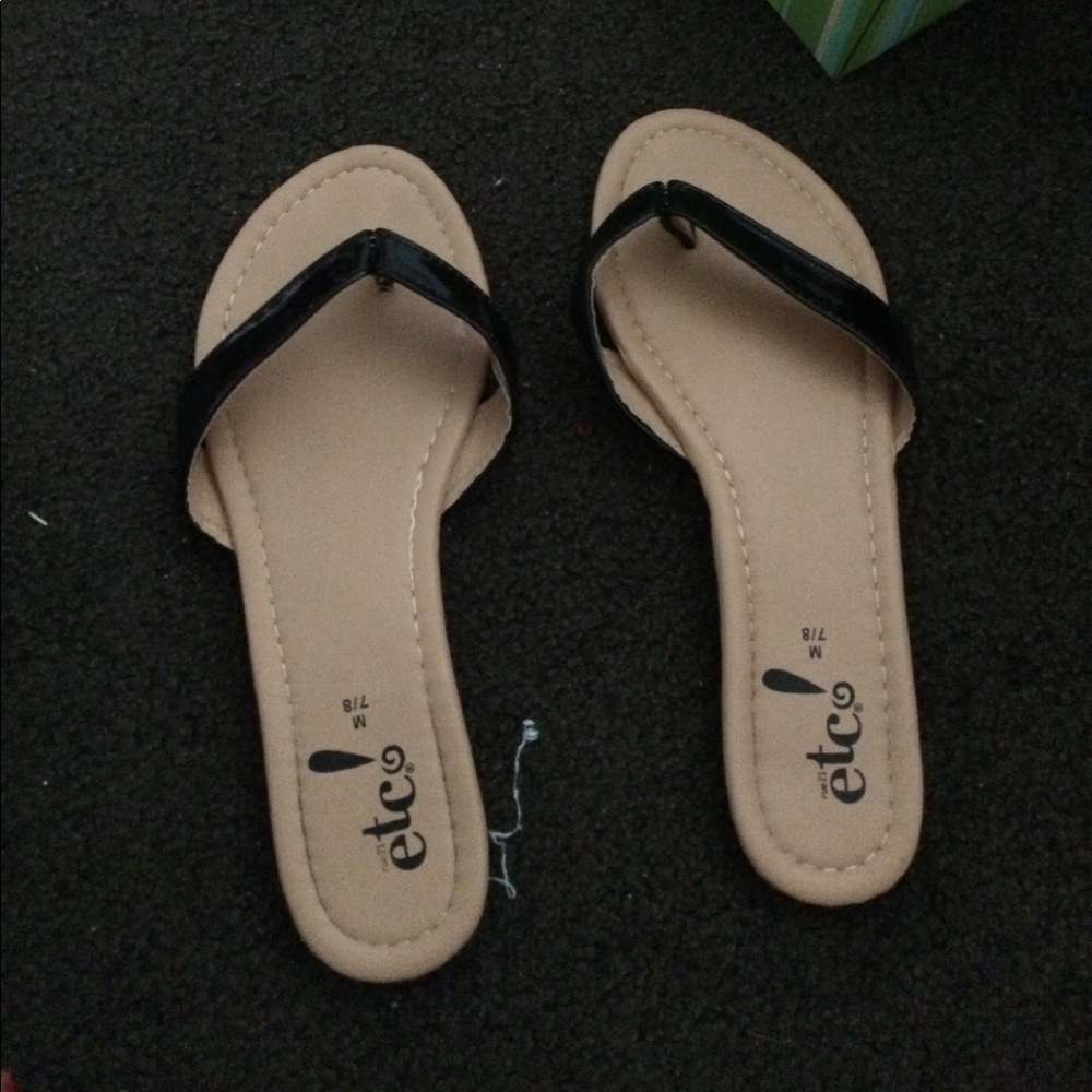 Rue 21 flip flops size 7-8 (m)