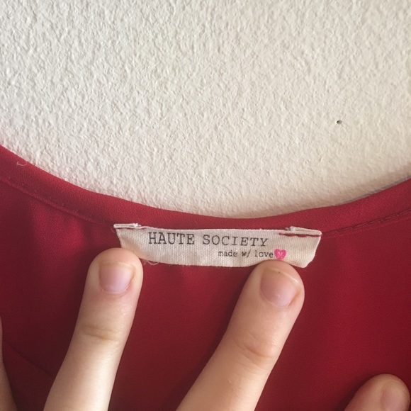 Red top with lace trim - Picture 2 of 2