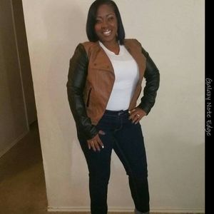 Meet your Posher, Roychelle