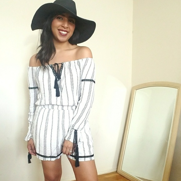 WHITE BLACK OFF SHOULDER ROMPER - Picture 3 of 7