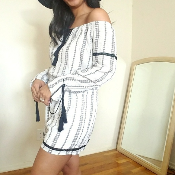 WHITE BLACK OFF SHOULDER ROMPER - Picture 5 of 7