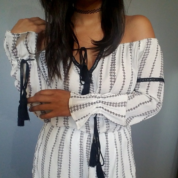 WHITE BLACK OFF SHOULDER ROMPER - Picture 6 of 7