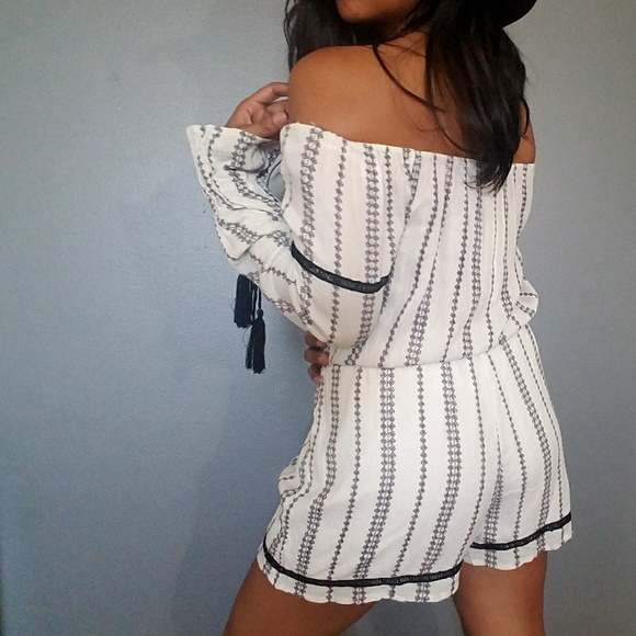 WHITE BLACK OFF SHOULDER ROMPER - Picture 2 of 7