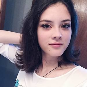 Meet your Posher, Anastasia