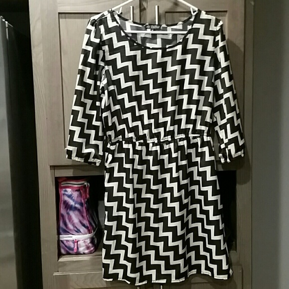 Dress - Picture 1 of 2