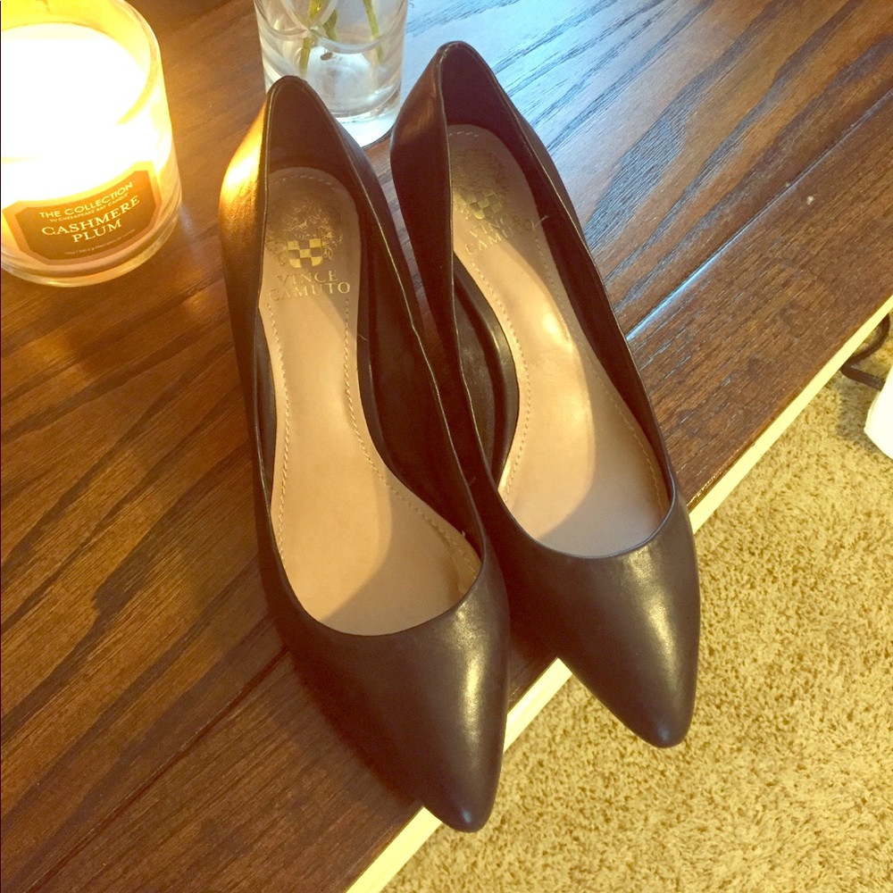 SALE! 🇺🇸 BRAND NEW Vince Camuto leather pumps