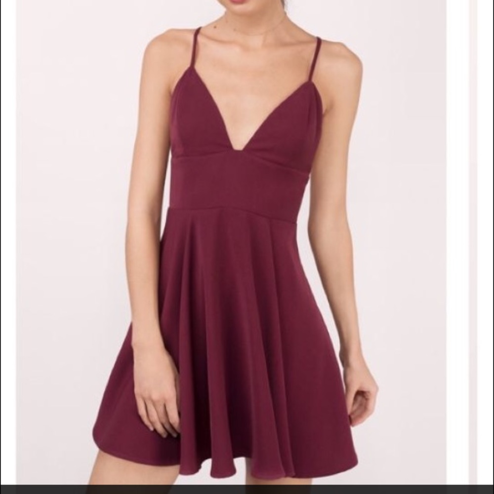 Tobi Strappy Wine Mini Dress Size M