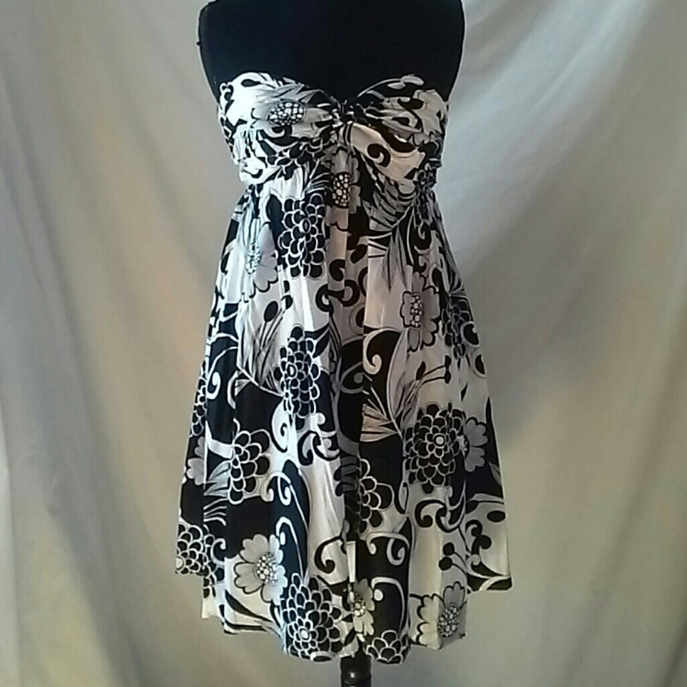 Black and white baby doll dress. NWOT