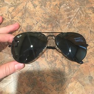 Black Ray-Ban sunglasses! ☀️