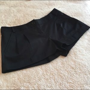 Express Black Pleated Short