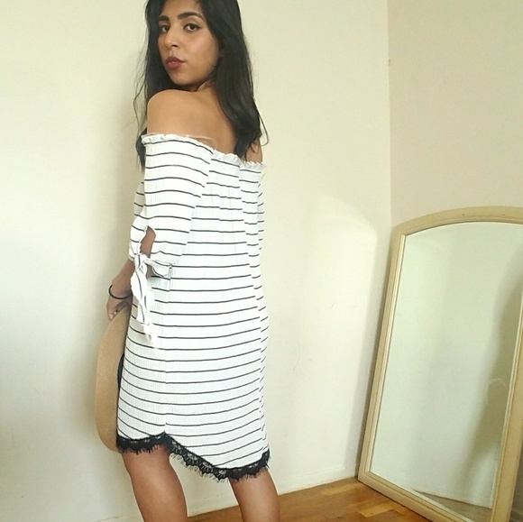 WHITE BLACK STRIPE EYELASH LACE DRESS - Picture 2 of 6