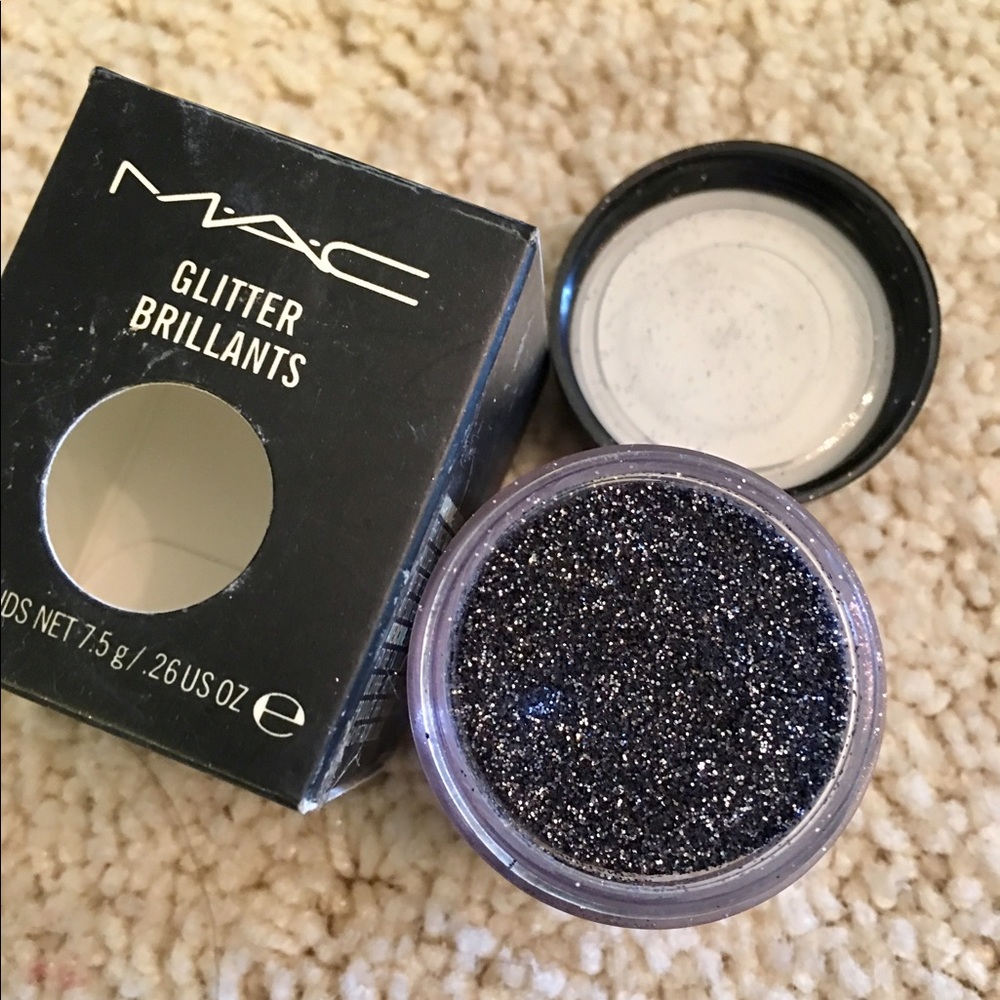 Mac Cosmetics glitter brilliants pigment in grey