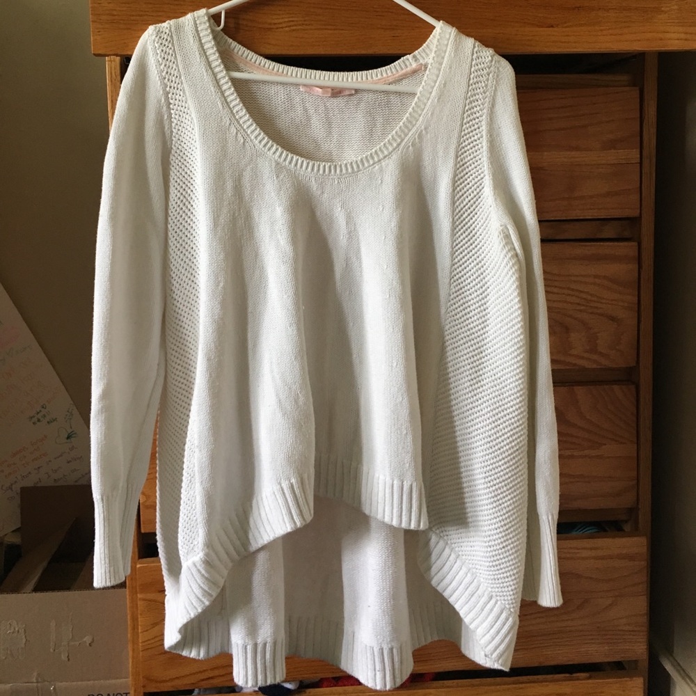 VS WHITE SWEATER