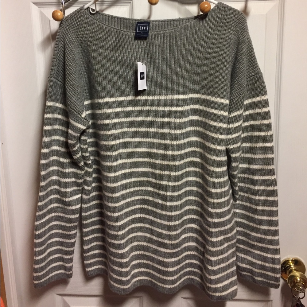 SWEATER