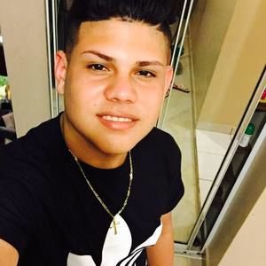 Meet your Posher, Hector luis