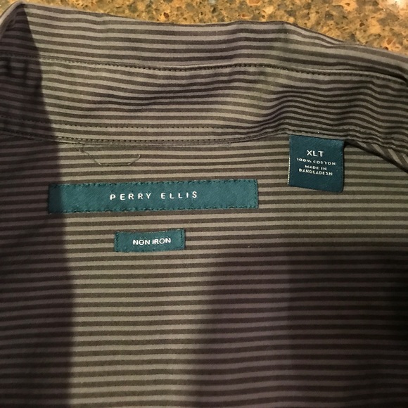 Perry Ellis XLT BUTTON UP SHIRT - Picture 2 of 2