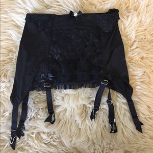 Victoria's Secret black garter belt high waist S