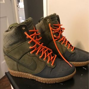 Women's Nike Ski High Dunk Sneakerboot 8.5