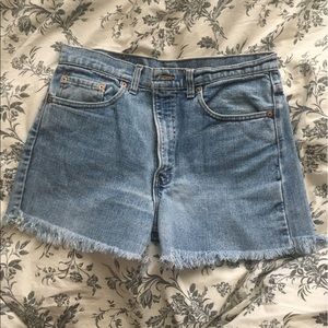 High waisted Levi shorts