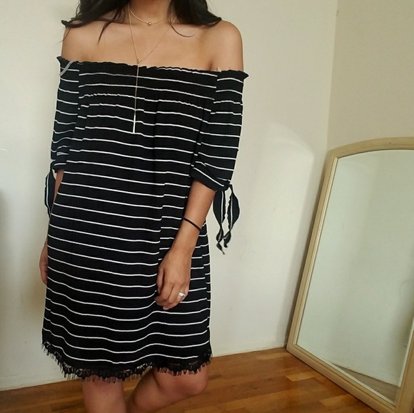 💦2FOR$20💦BLACK WHITE STRIPED OFF SHOULDER DRESS - Picture 4 of 5